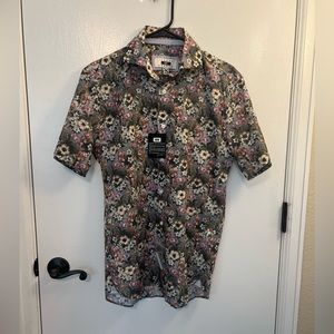 JOSEPH ABBOUD Retro Floral Short Sleeve Button Up Shirt | small